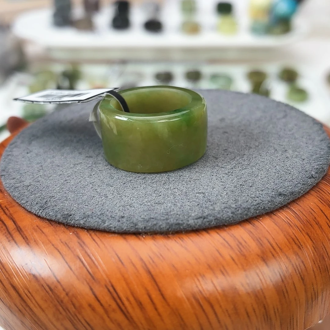 未镶嵌戒指和田玉c25黑羊洞圆切16.4不退换