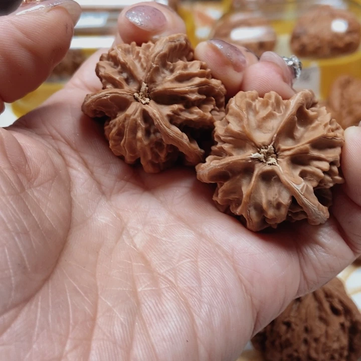 杨***#文玩核桃吊坠盘山