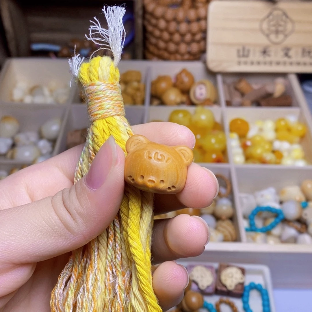 u***气吊坠猴头核桃米熊 金贵流苏