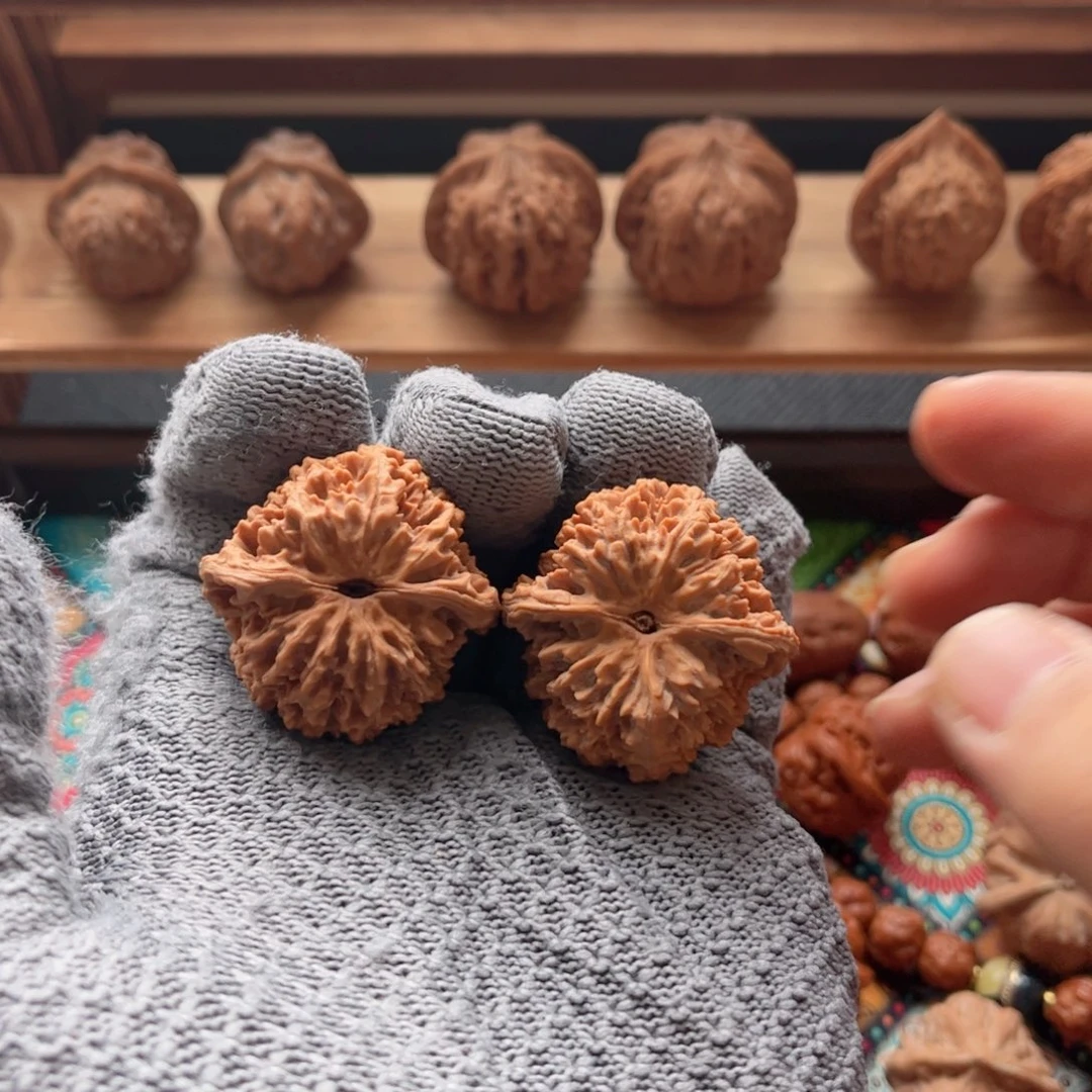 胡***黍文玩核桃吊坠36全品满天星