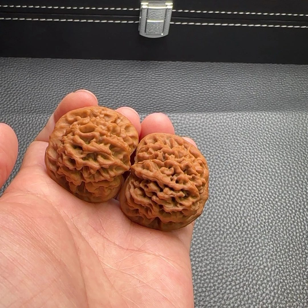 文玩核桃把件秦闷