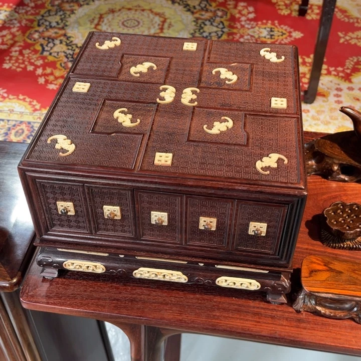 红酸枝木类成套家具