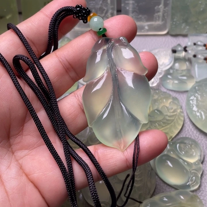 海***岫玉未镶嵌吊坠(赠链)