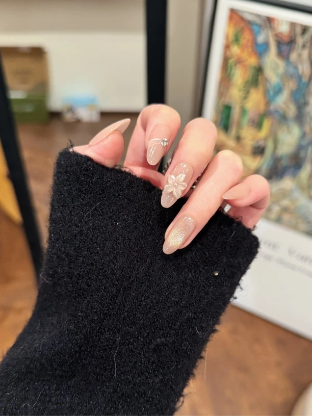 8033雕花简约高级大气轻奢纯手工穿戴甲高级感美甲秋冬甲新款