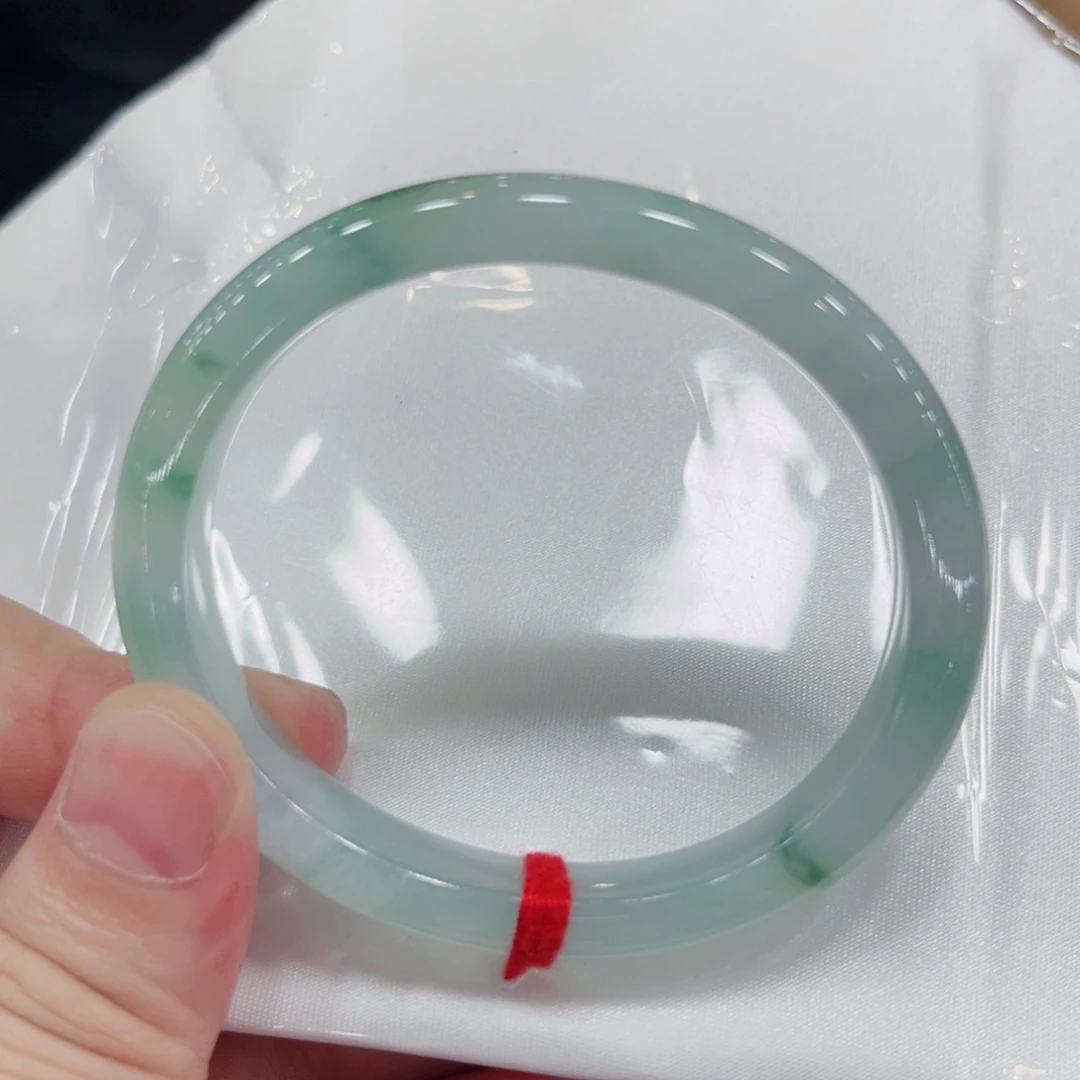 翡翠手镯未镶嵌53.4贵