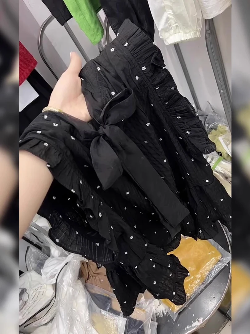 温柔风黑色蝴蝶结波点无袖背心2025年夏季新款女装木耳边休闲上衣
