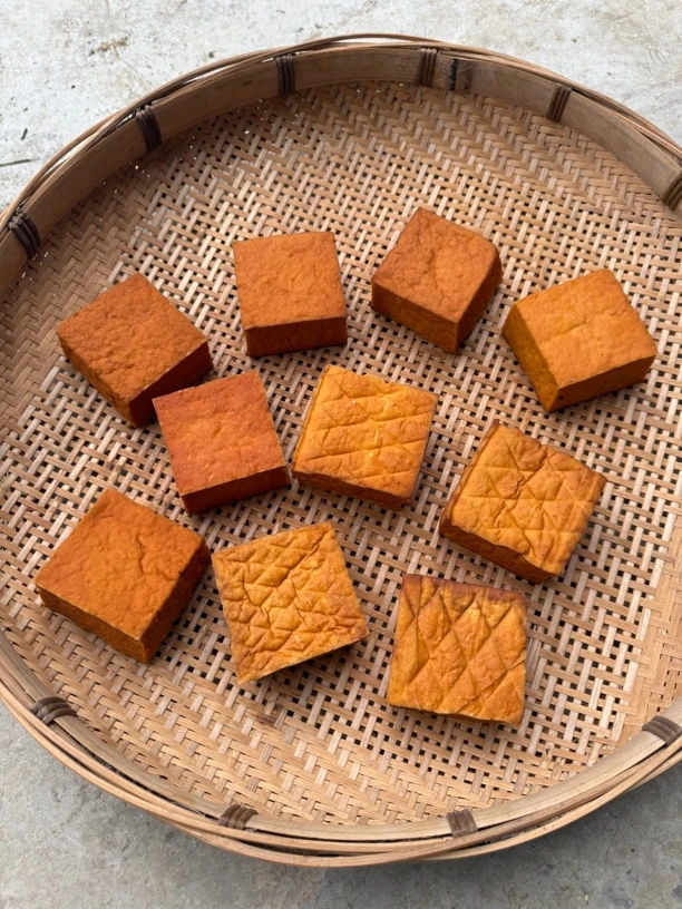 湘西农家自产自销烟熏豆腐