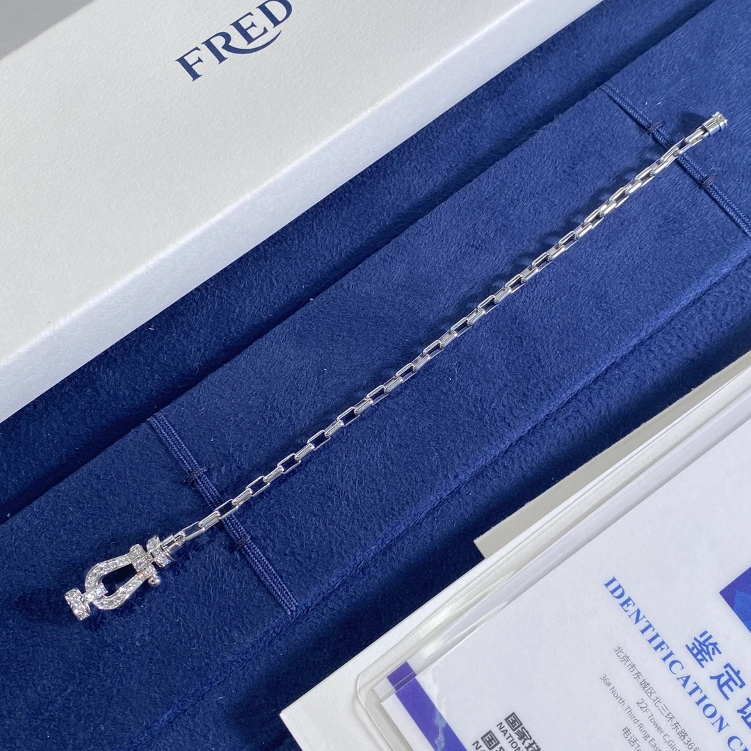 99新 FRED/斐登 白金链中号白金满钻马蹄扣手链