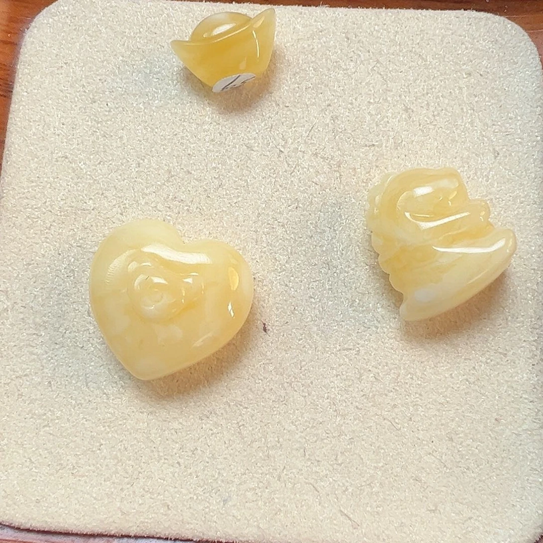 琥珀珠宝奇石未镶嵌大*柒