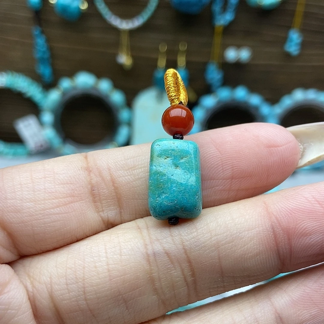 南红玛瑙未镶嵌侧挂