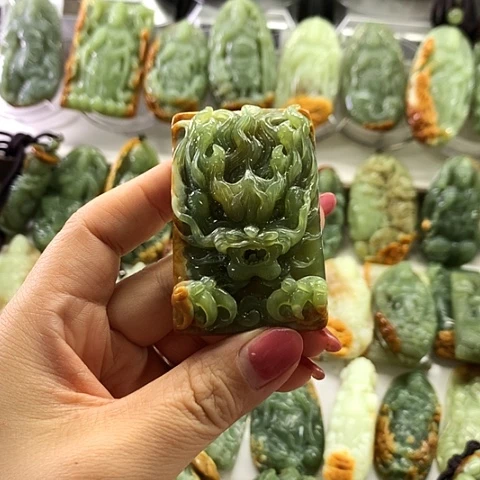 和田玉未镶嵌挂件