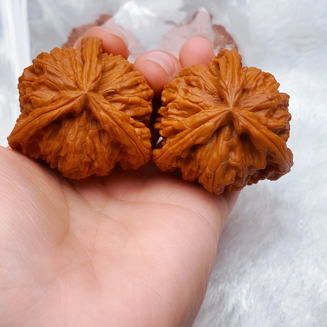 王***刚吊坠文玩核桃三棱