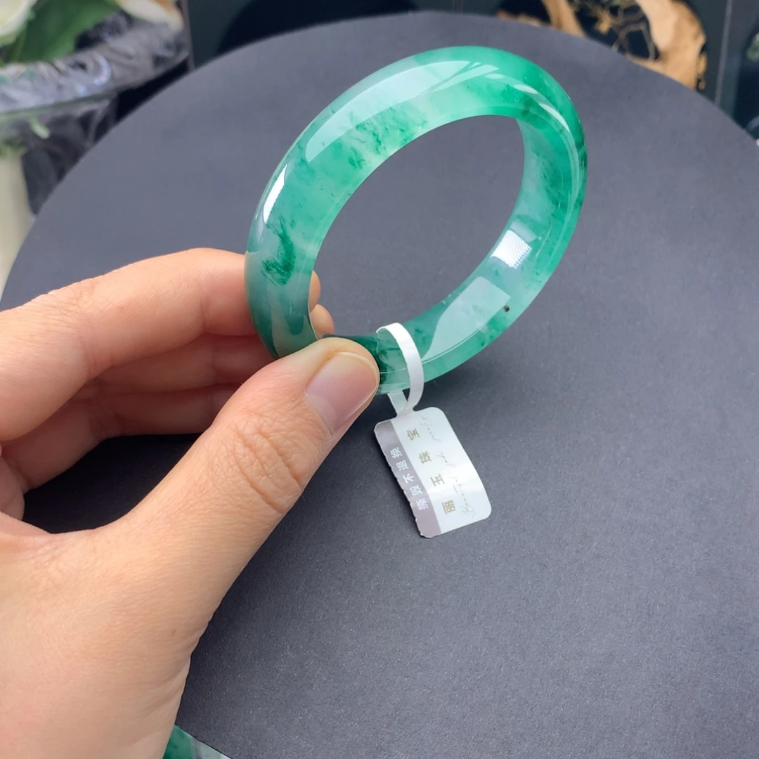 石英质玉（非洲翠）合金手镯
