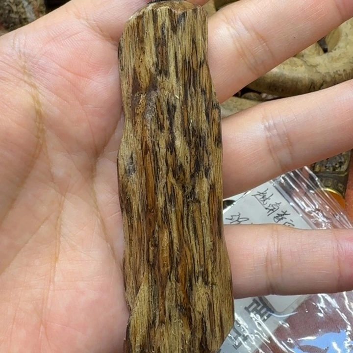 大叶紫檀（黑酸枝木类）