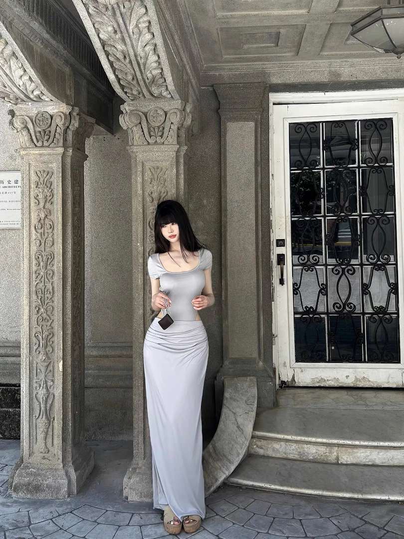 设计感辣妹气质上衣女2025新款显瘦半身裙