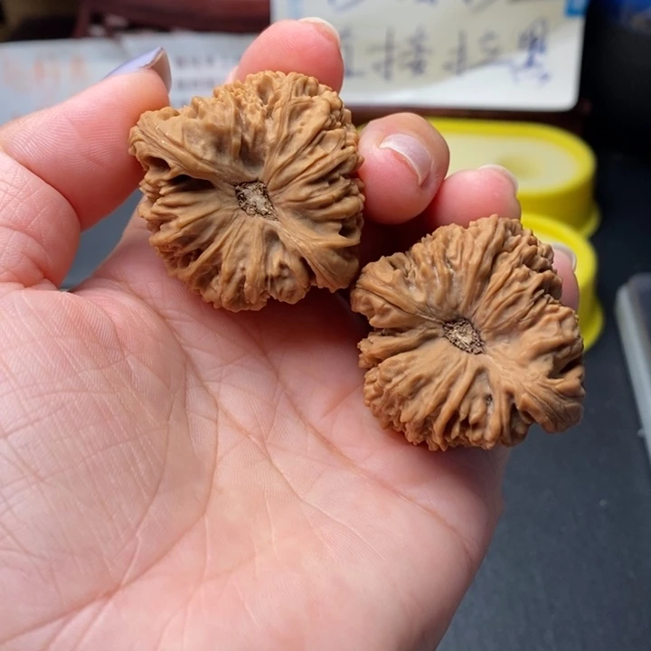 文玩核桃吊坠高炮拉丝留疤天眼凹毕业40尺1011