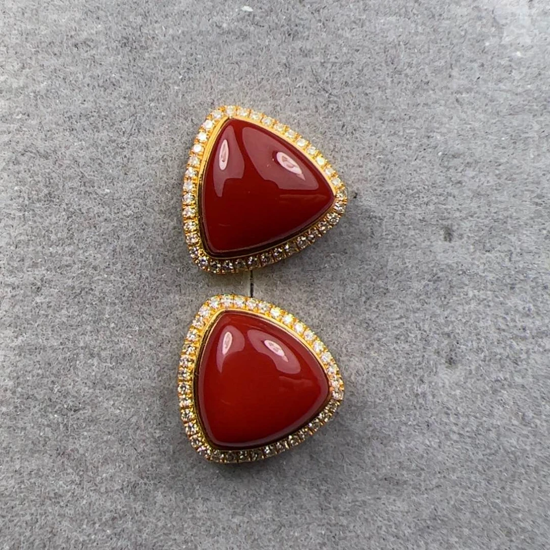 18K金镶嵌耳钉南红玛瑙