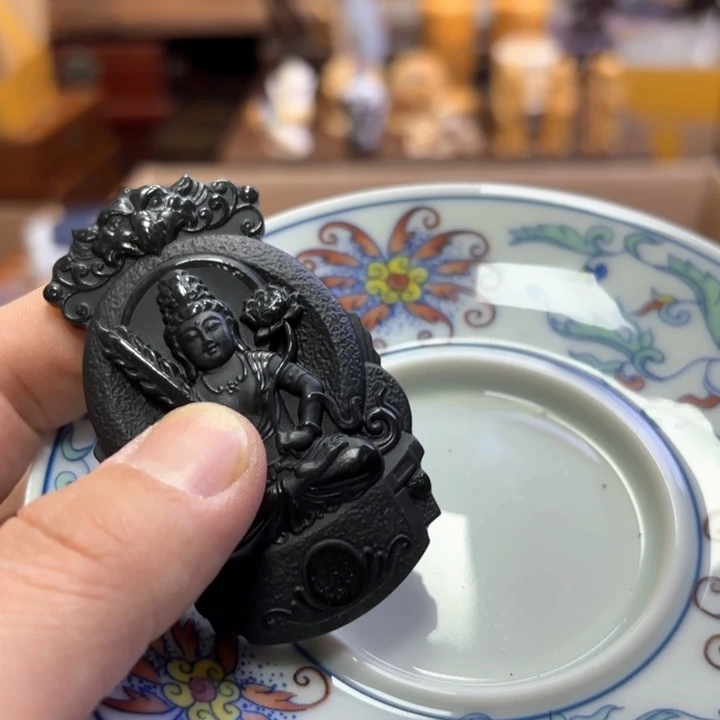 瓷片精致雕刻工艺