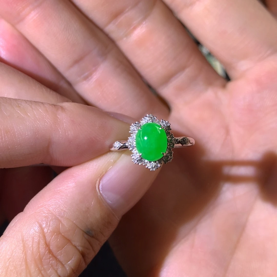 翡翠18K金镶嵌戒指翡翠