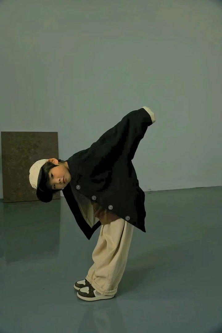 新款女士羽绒...
