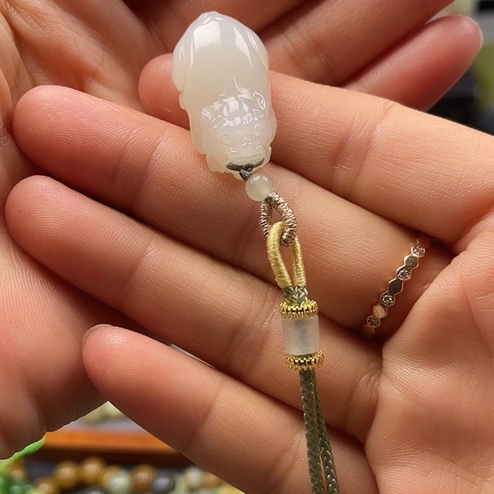 未镶嵌和田玉（糖玉）挂件