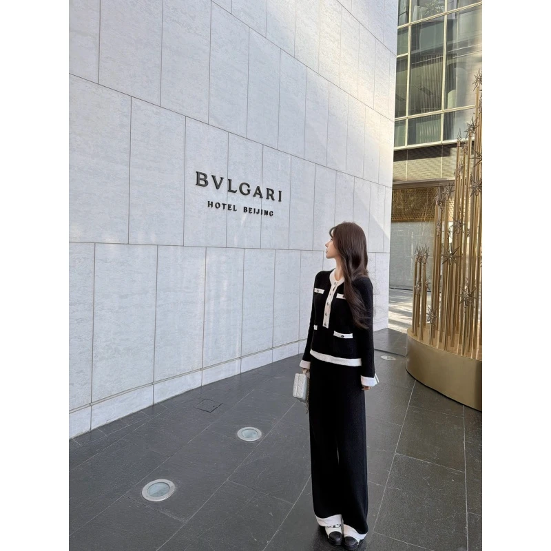 法式设计感气质拼接撞色短款上衣秋冬新款高腰时尚宽松直筒裤套装