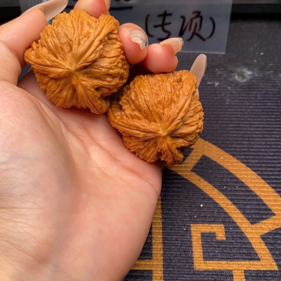 大****文玩核桃吊坠白狮子