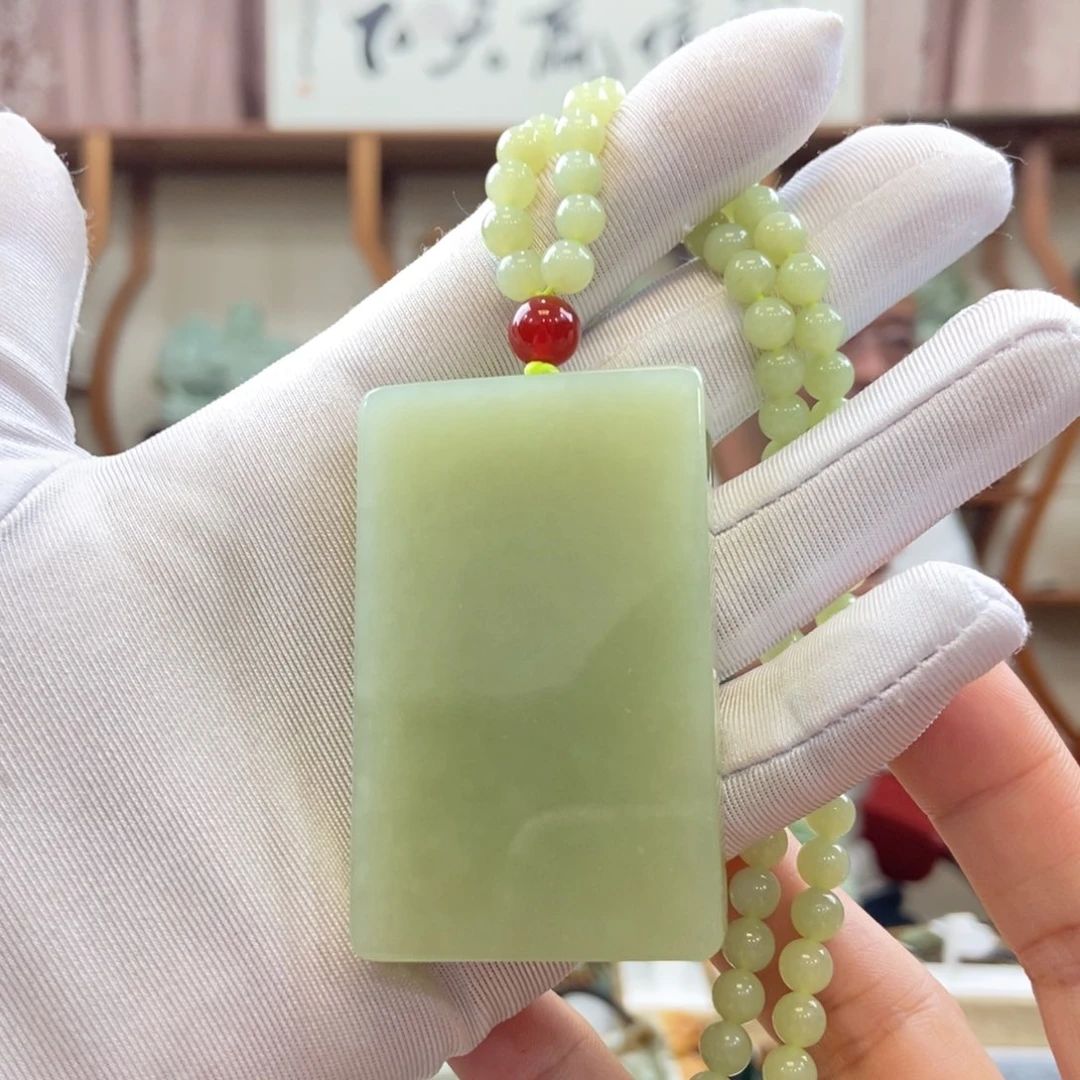 水***潮和田玉未镶嵌颈饰