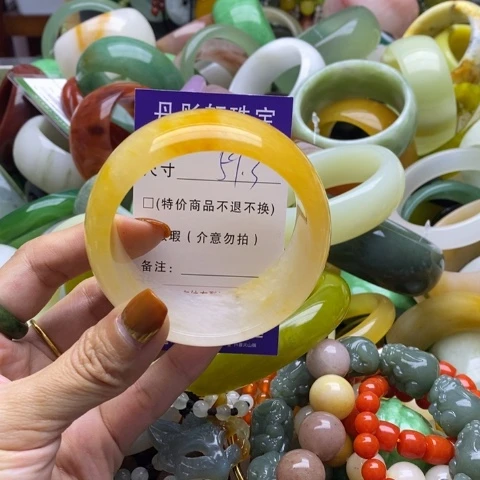 未镶嵌手镯石英岩玉