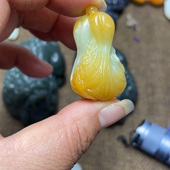 和田玉未镶嵌挂件