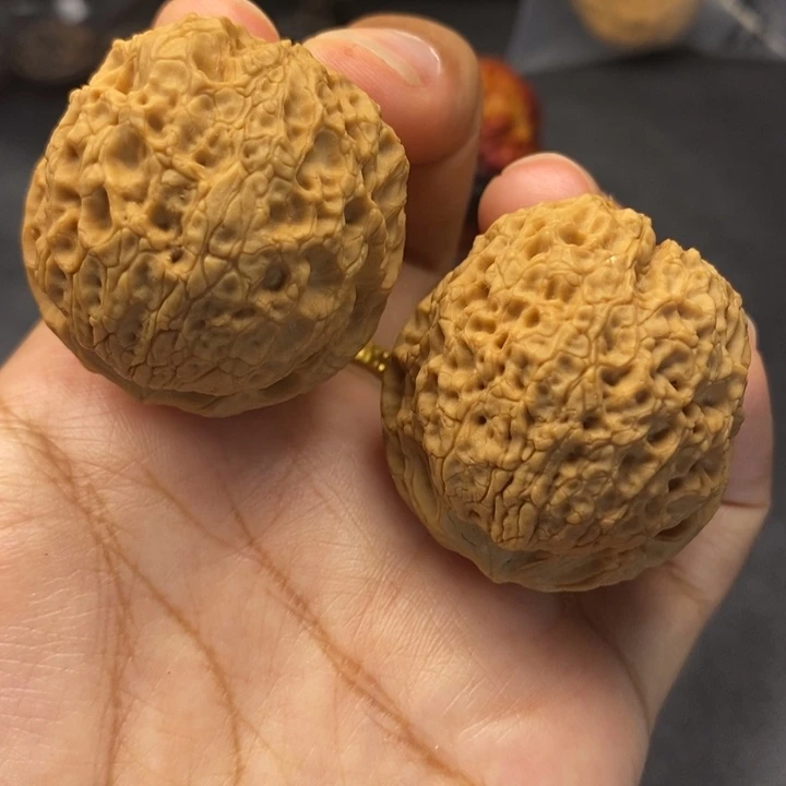 馒***头把件文玩核桃41尺牡丹绣球