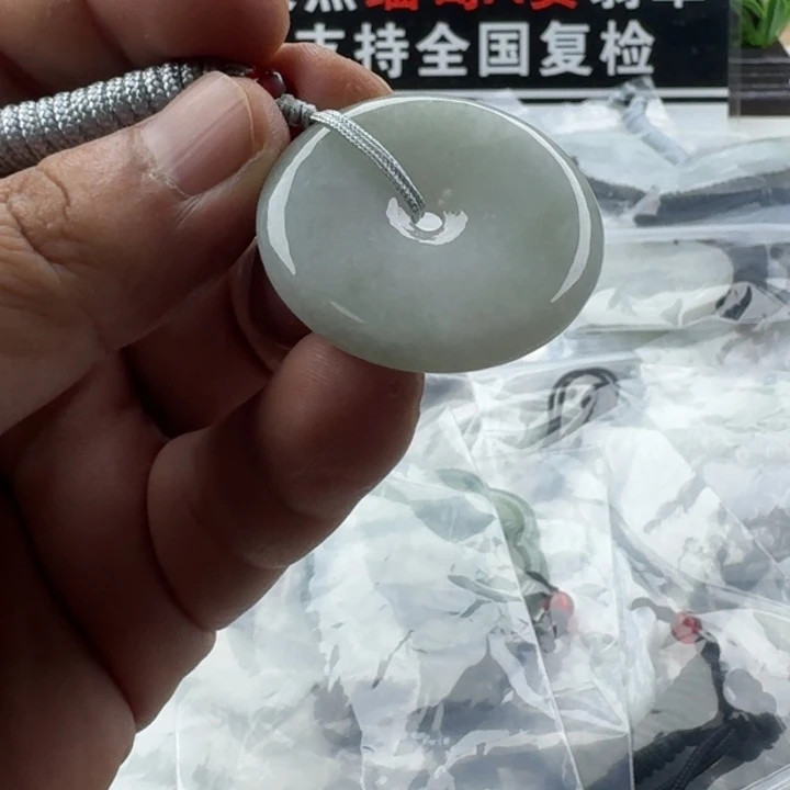 翡翠未镶嵌颈饰天然缅甸A货翡翠