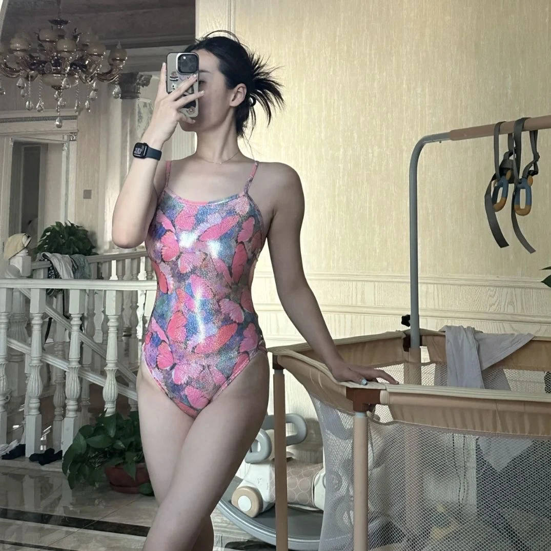 泳衣女高级感竞速女专业修身性感遮肉显瘦蝴蝶烫金比基尼泳装温泉