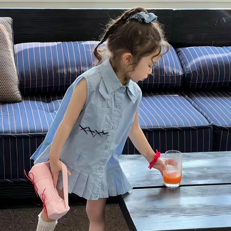 女童洋气小众韩版2025夏季新款单排扣潮流休闲百搭百褶无袖衬衣裙