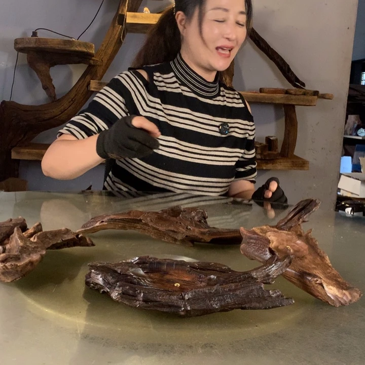 L***）天然的云南紫柚木会黄水