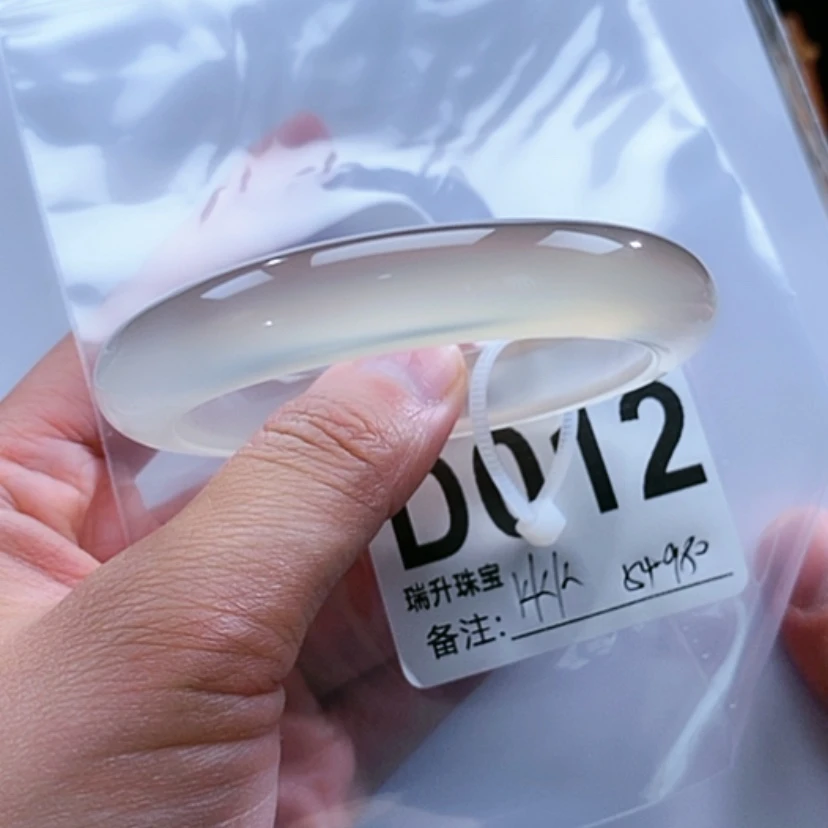 【闪购商品】手镯玛瑙/玉髓未镶嵌K****?