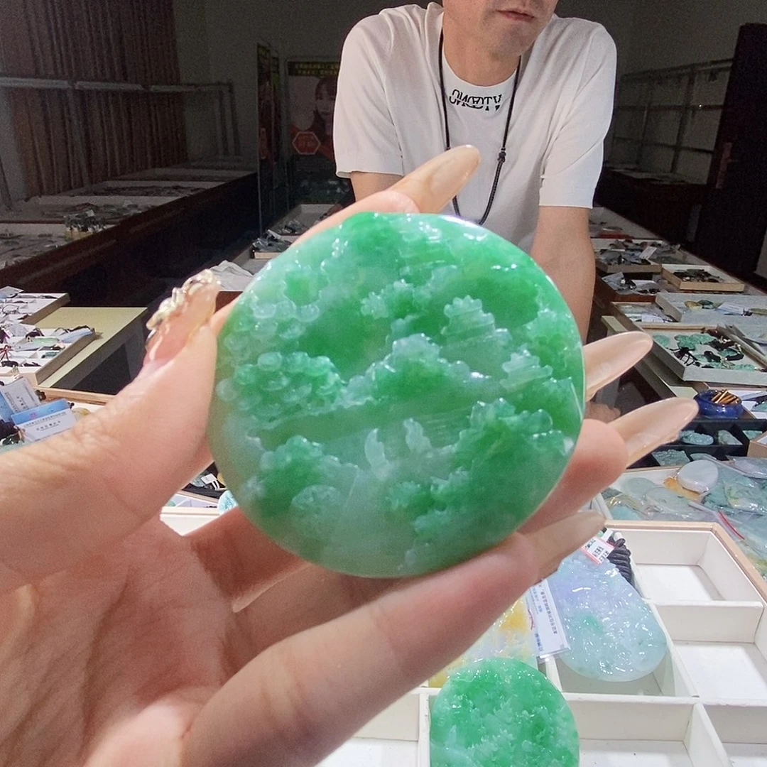 翡翠未镶嵌颈饰翡翠