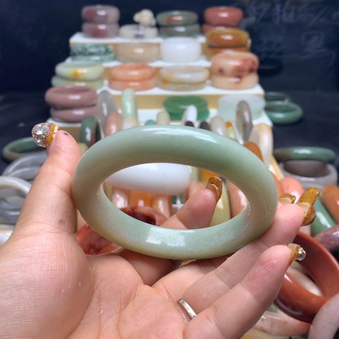 石英质玉手镯未镶嵌晓**！