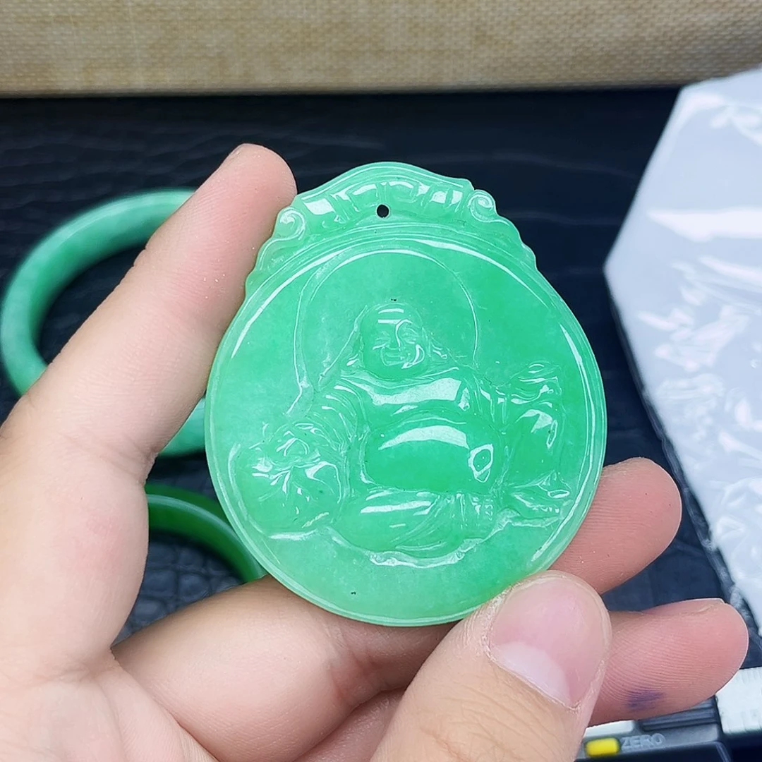 翡翠手镯未镶嵌吊坠