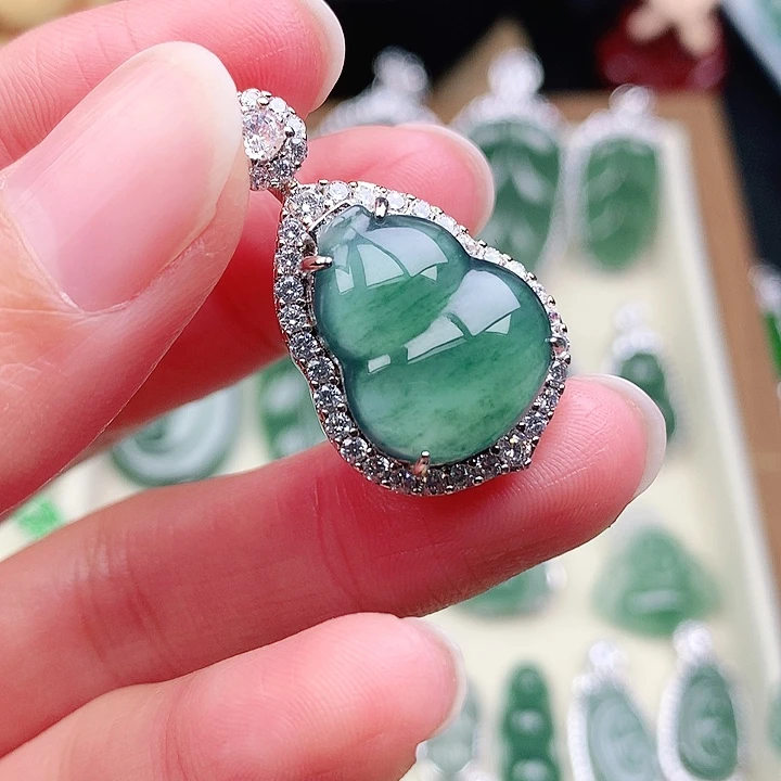 颈饰未镶嵌翡翠吊坠