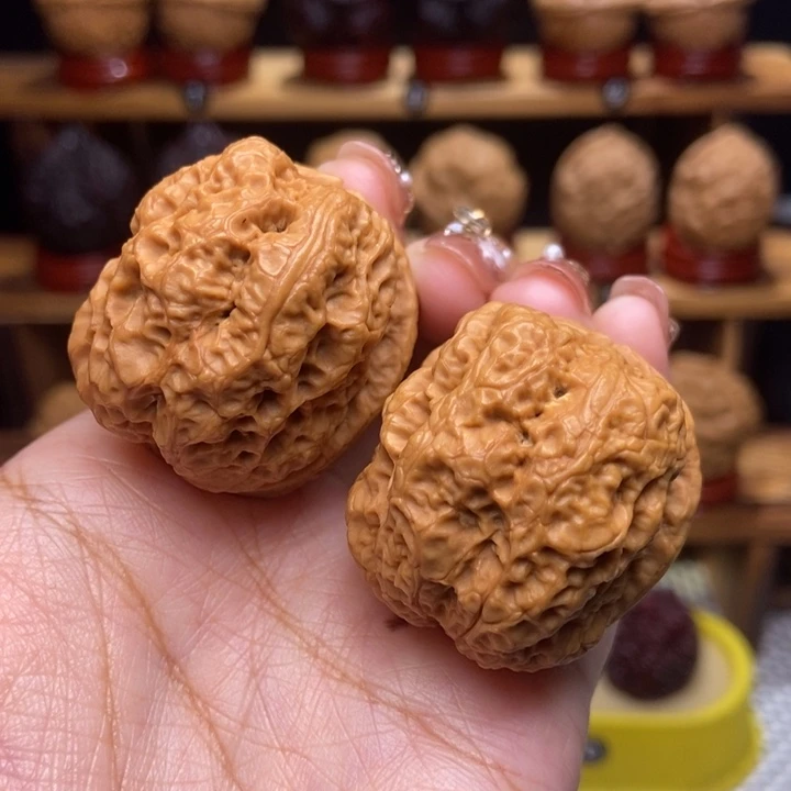 文玩核桃吊坠方天35