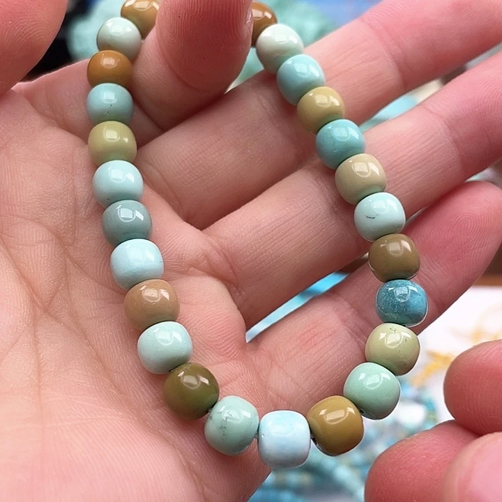 绿松石颈饰未镶嵌