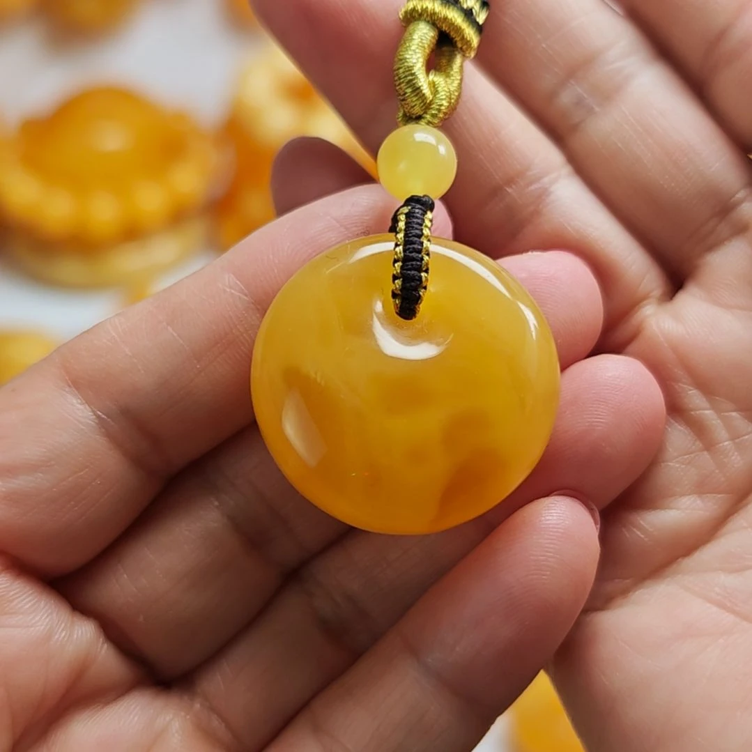 蜜蜡吊坠(赠链)未镶嵌