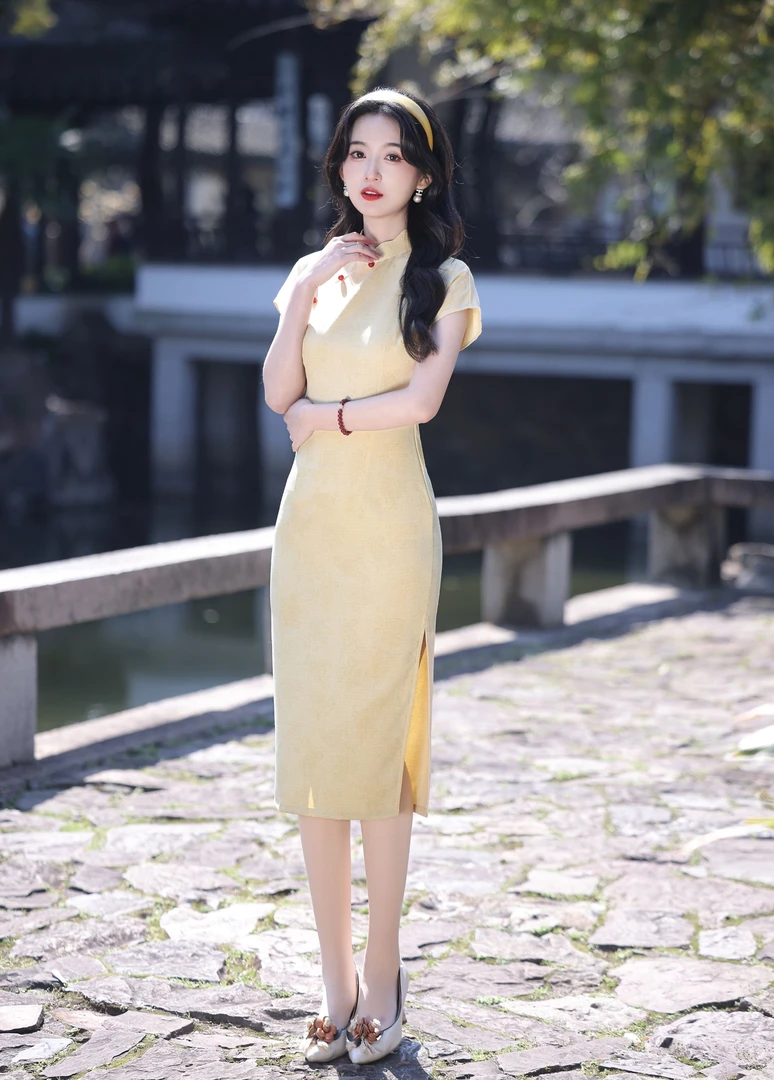 小个子旗袍年轻款夏2025新款上班可以穿连衣裙黄色新中式国风