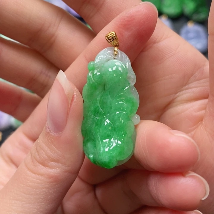 翡翠颈饰未镶嵌吊坠