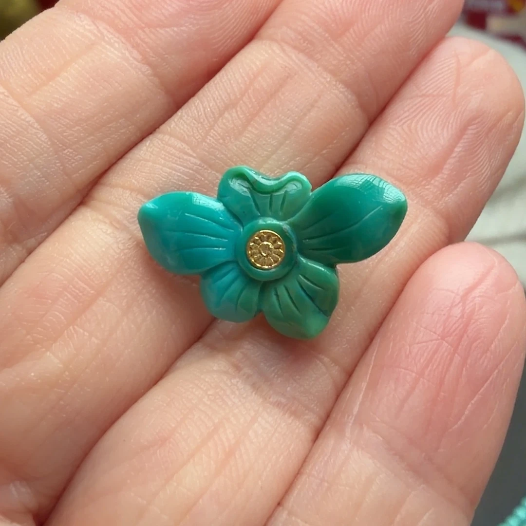 绿松石未镶嵌颈饰