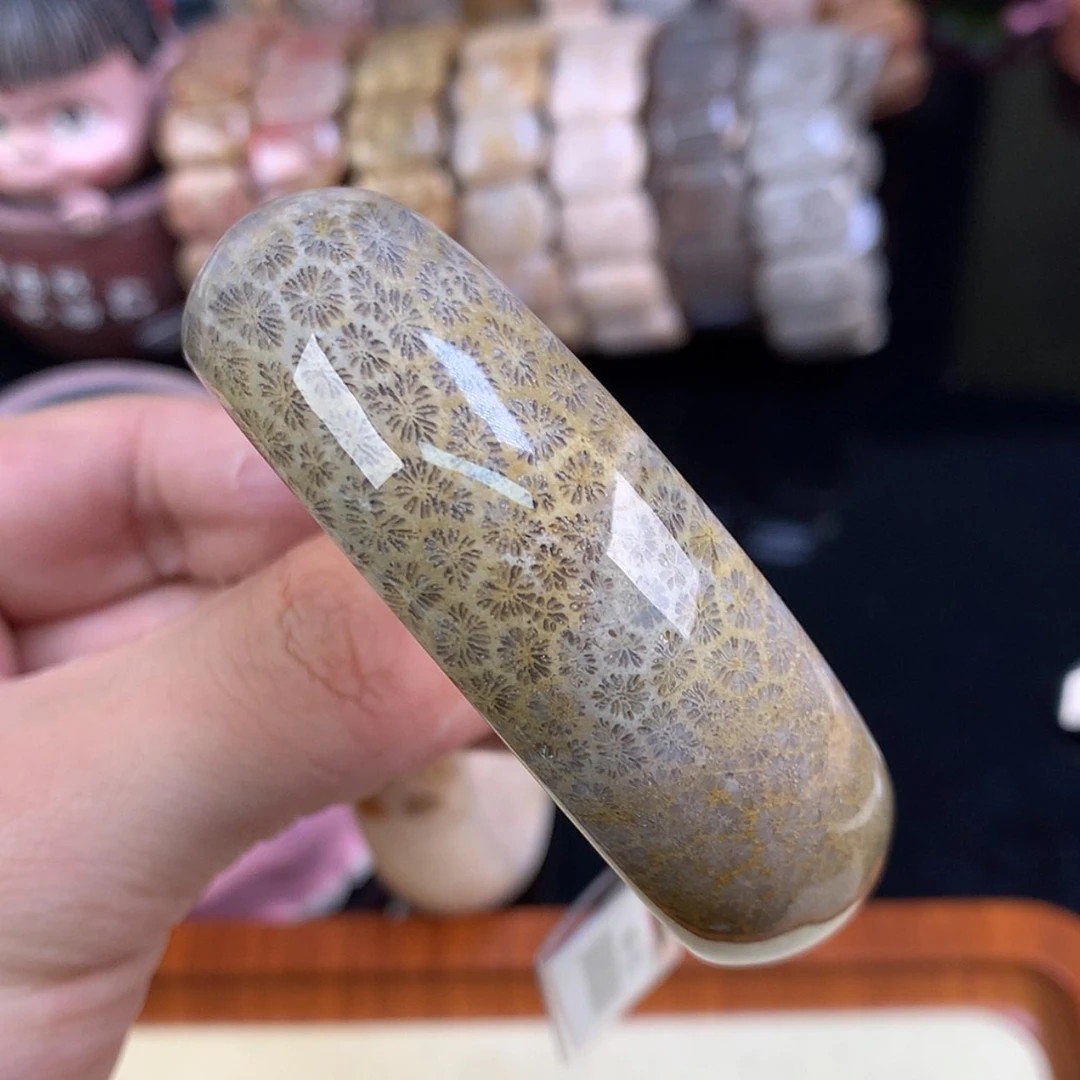 【闪购商品】颈饰未镶嵌硅化珊瑚（珊瑚玉）39号54.5圈枫叶
