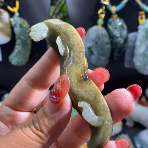 【闪购商品】颈饰未镶嵌翡翠达摩