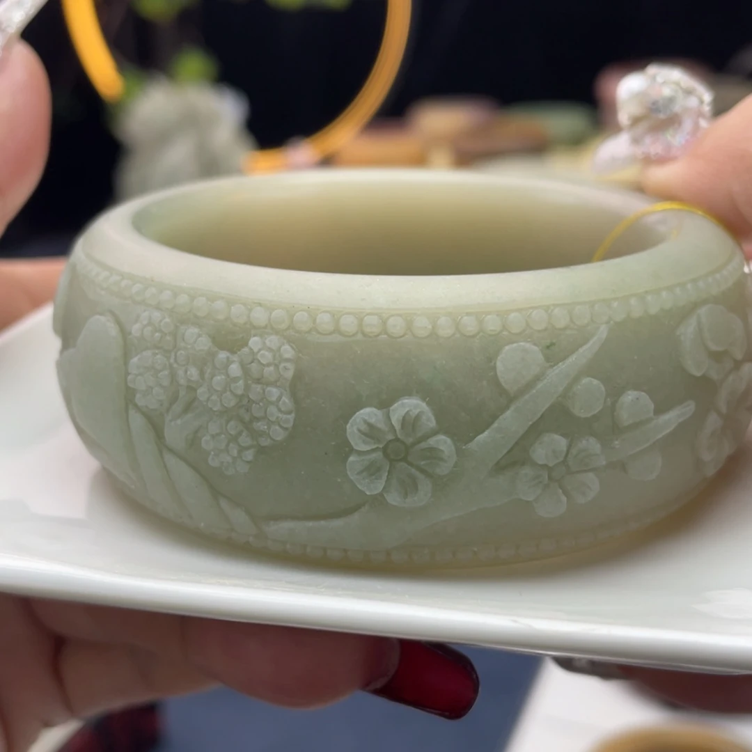 【闪购商品】石英质玉手镯未镶嵌我****果