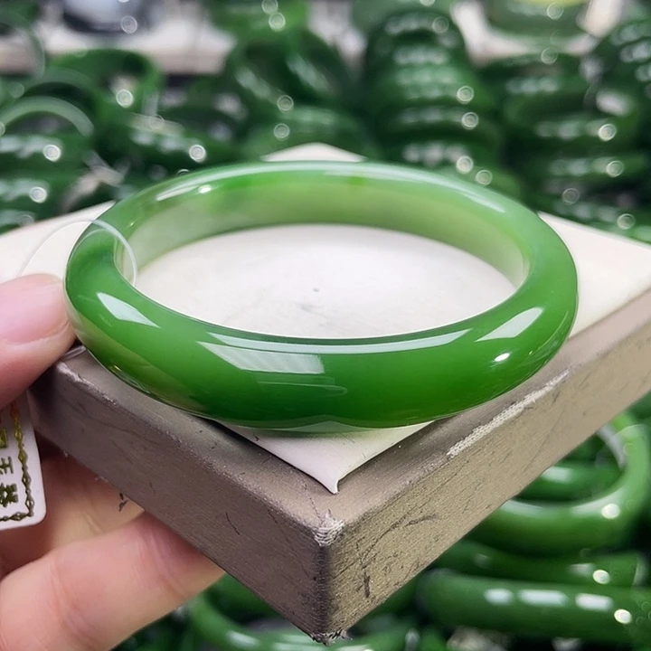 未镶嵌手镯和田玉（碧玉）